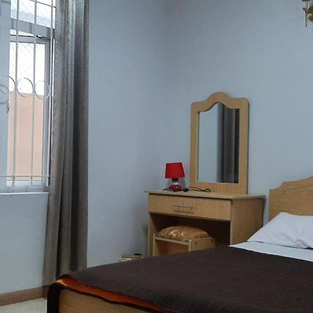 Ground Floor Lovely Two Bedrooms Apartment Flic-en-Flacq Exteriör bild