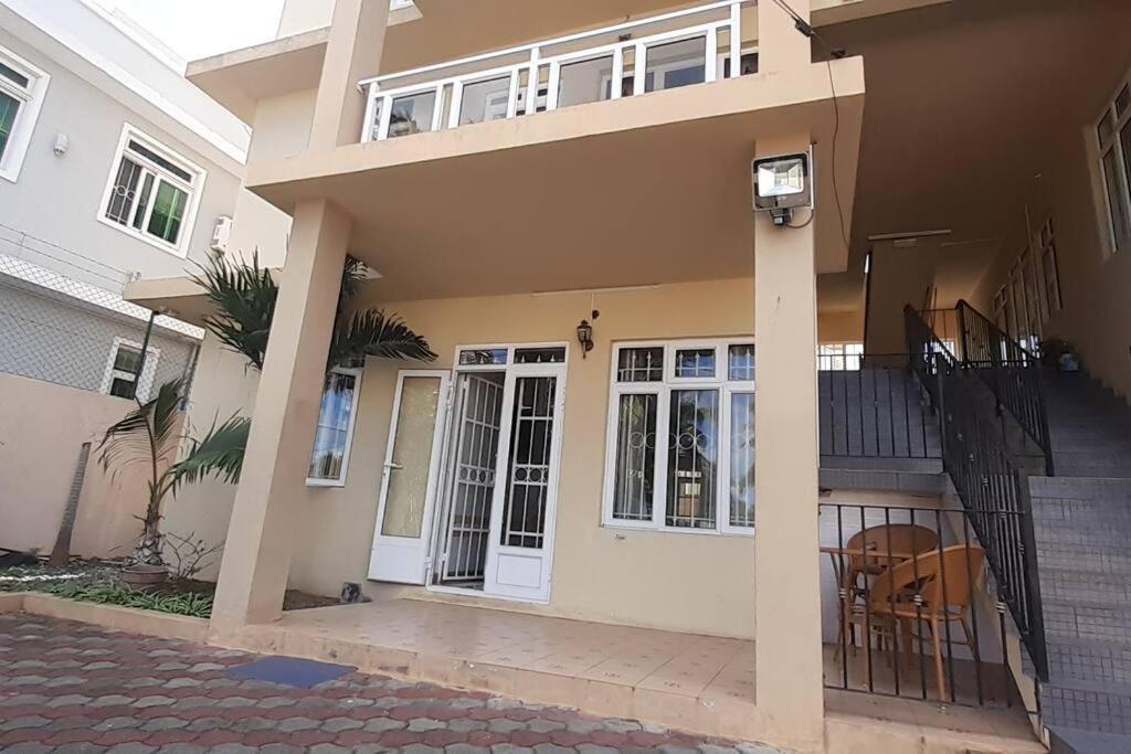 Ground Floor Lovely Two Bedrooms Apartment Flic-en-Flacq Exteriör bild